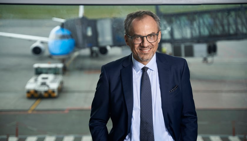 Powiększ obraz: Na zdjęciu Dariusz Kuś, prezes wrocławskiego lotniska od 2007 r.