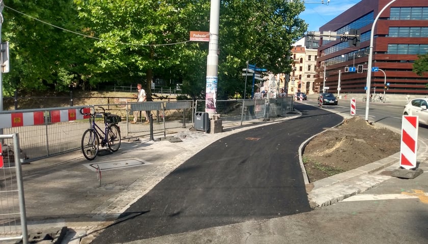 Nowa droga rowerowa wzdłuż ul. Sądowej połączy ul. Grabiszyńską z placem przy NFM