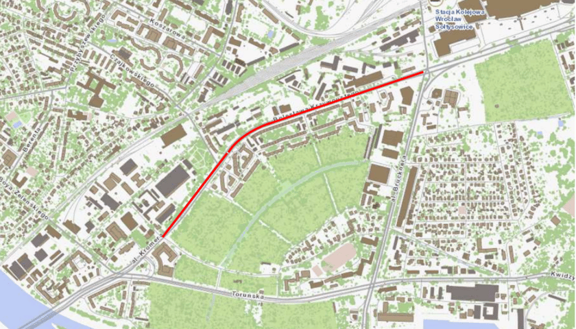 Powiększ obraz: Na mapie zaznaczono część ul. B. Krzywoustego, wzdłuż której zostanie wyremontowana droga dla rowerów