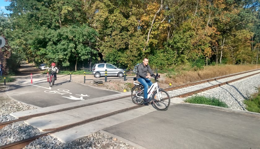 Nowe przejście przez tory dla pieszych i rowerzystów na ul Agrestowej