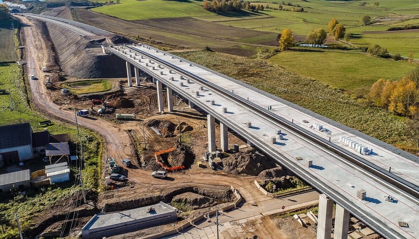 Na zdjęciu budowa tuneli w ciągu drogi S3 na Dolnym Śląsku w okolicach Lubawki i Kamiennej Góry