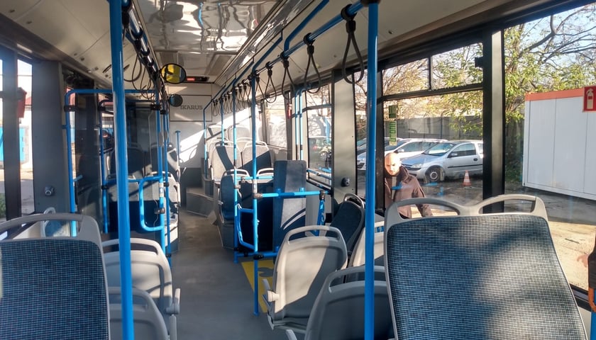 Na zdjęciu testowany autobus elektryczny marki Ikarus