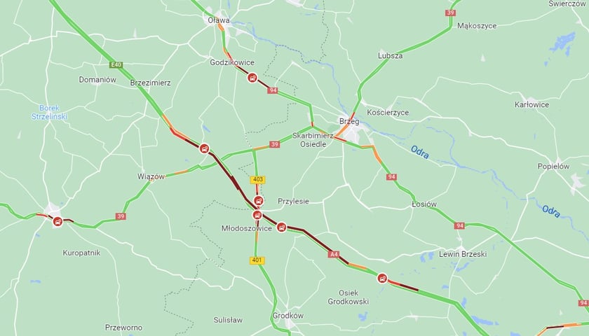 Powiększ obraz: sytuacja na A4, godz. 12.00