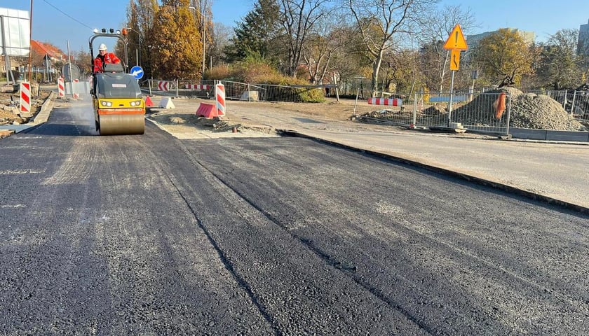 Na zdjęciu budowa łącznika pomiędzy ulicami - Dembowskiego i Olszewskiego