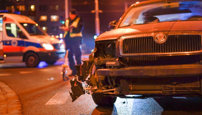 Wypadek autokaru na rondzie Reagana