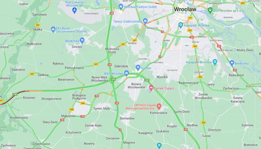 Powiększ obraz: Na mapie widać korki na autostradzie A4 w stronę Katowic po dachowaniu osobówki