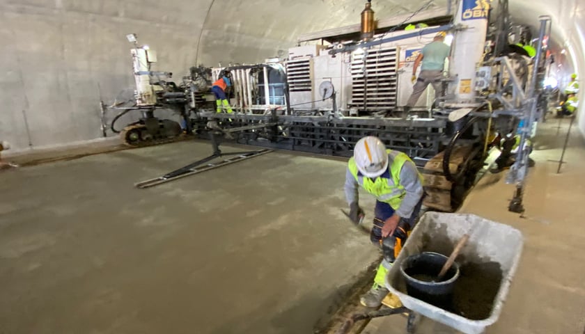 Betonowanie tunelu na trasie Bolków - Kamienna Góra