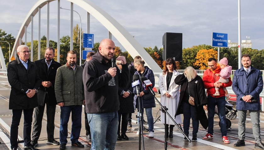 Powiększ obraz: <p>Nowe mosty Chrobrego będą przejezdne już z nocy z soboty 28 na niedzielę 29 października</p>