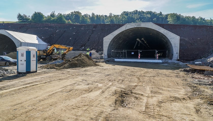 Prace na budowie tuneli na trasie S3 z Wrocławia do Pragi