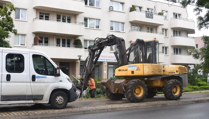 Powiększ obraz: Budowa mijanki na ulicy Przyjaźni