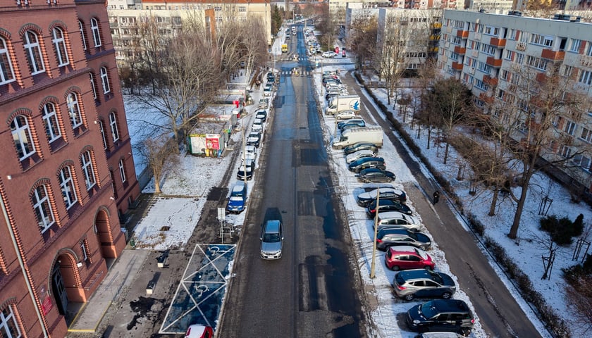 Powiększ obraz: Ulica Poznańska z lotu ptaka. Zdjęcie z 5 stycznia