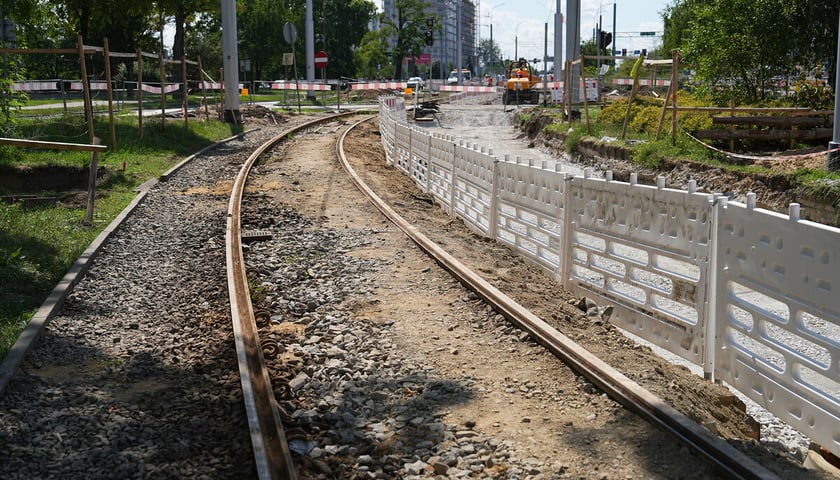 Powiększ obraz: Prace torowe przy ul. Bardzkiej, 30.07.2025