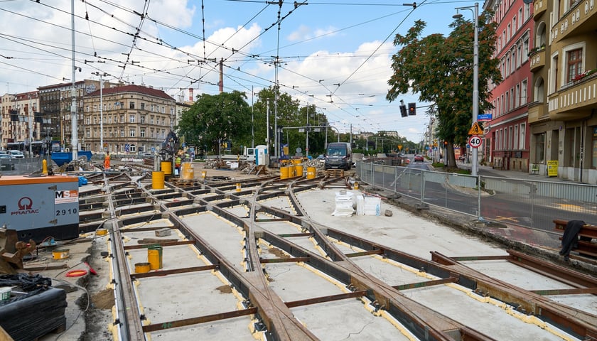 Powiększ obraz: Remont torowiska na skrzyżowaniu Pomorska-Dubois