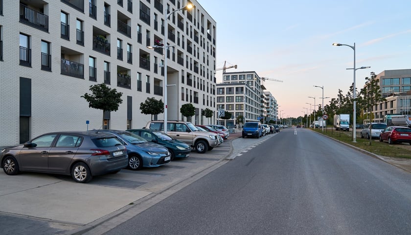 Powiększ obraz: Aleja Architektów i jej otoczenie - istniejące i powstające budynki na Nowych Żernikach na osiedlu Leśnica