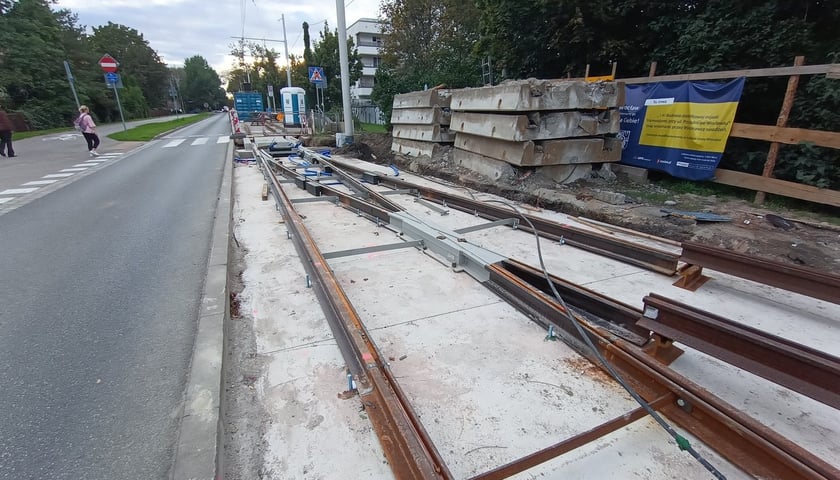 Powiększ obraz: Budowa mijanki na ul. Przyjaźni. 16 września 2025 r.