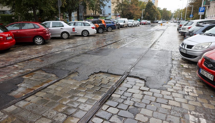 Powiększ obraz: Na zdjęciu ul. Zielińskiego. Wrocławskie Inwestycje przygotują przetarg, który wyłoni projektanta przebudowy ulicy