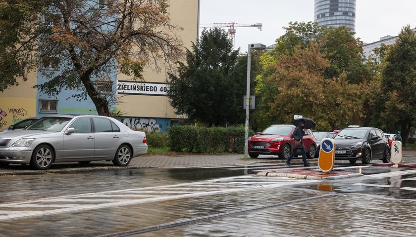 Powiększ obraz: Na zdjęciu ul. Zielińskiego. Wrocławskie Inwestycje przygotują przetarg, który wyłoni projektanta przebudowy ulicy