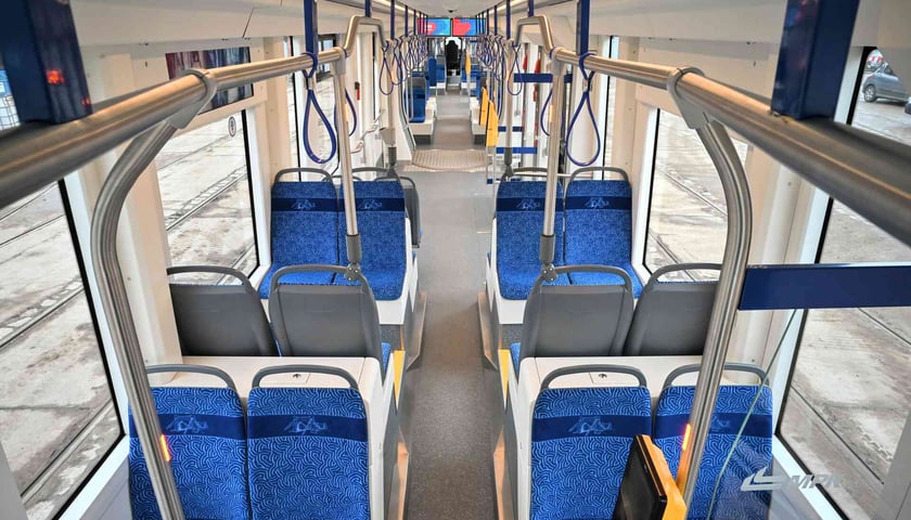 Powiększ obraz: Pesa 146N