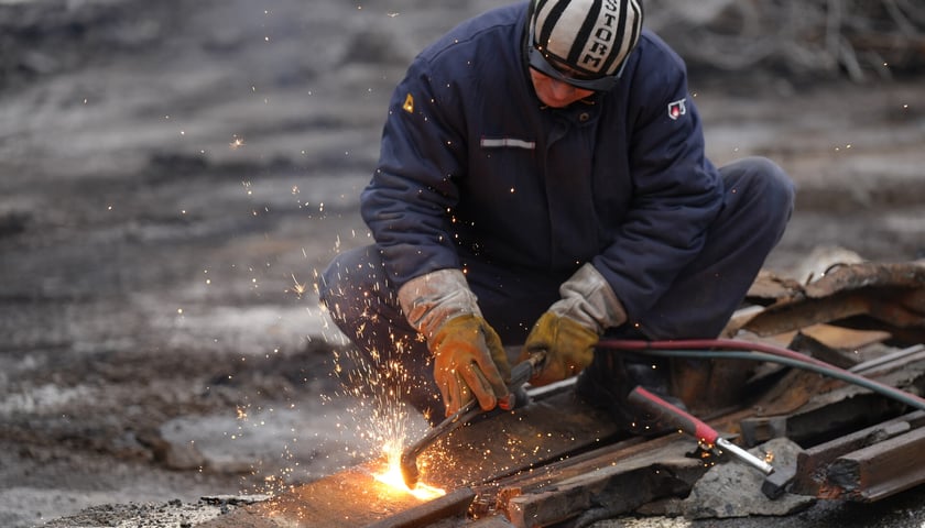 Powiększ obraz: Remont torów na skrzyżowaniu ulic Borowskiej i Glinianej