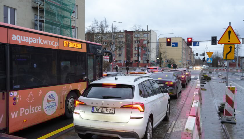 Powiększ obraz: Przebudowa ulicy Gajowickiej wiąże się z zamknięciem ruchu w kierunku centrum i objazdami