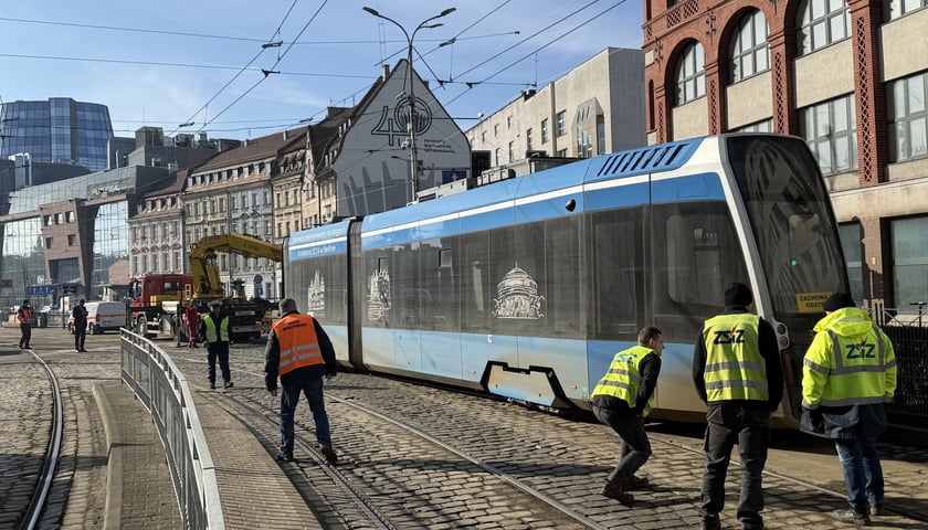 Wykolejenie tramwaju na Kazimierza Wielkiego i Ruskiej