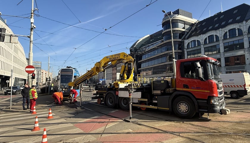Wykolejenie tramwaju na Kazimierza Wielkiego i Ruskiej