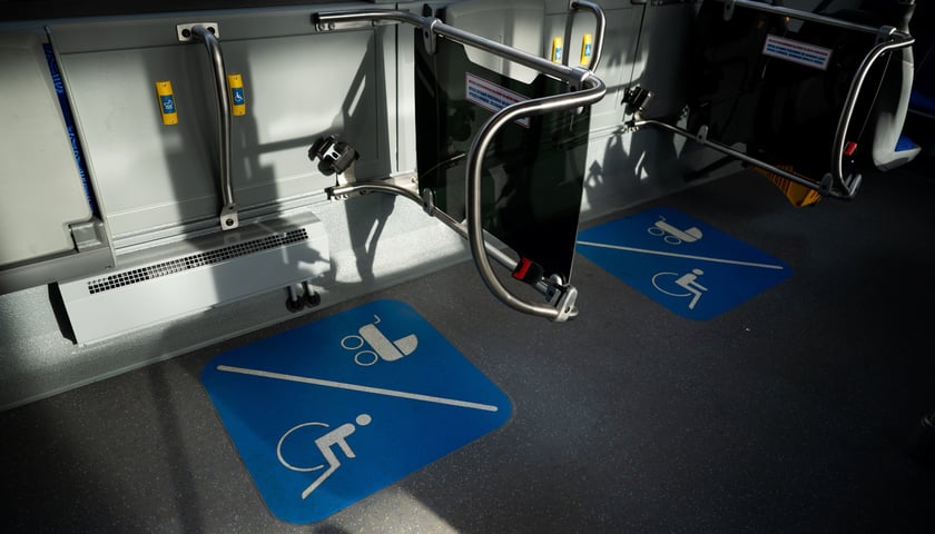 Powiększ obraz: Nowe Mercedesy Conecto MPK Wrocław