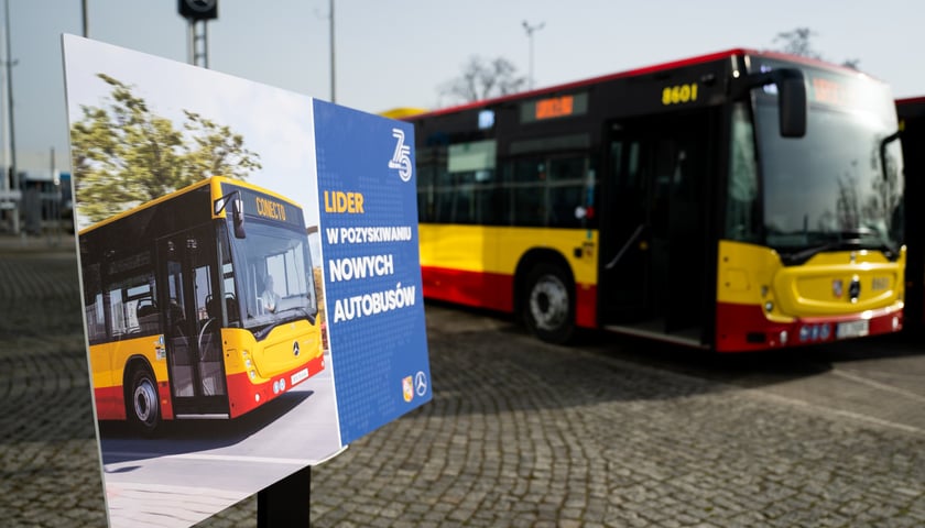 Powiększ obraz: Nowe Mercedesy Conecto MPK Wrocław