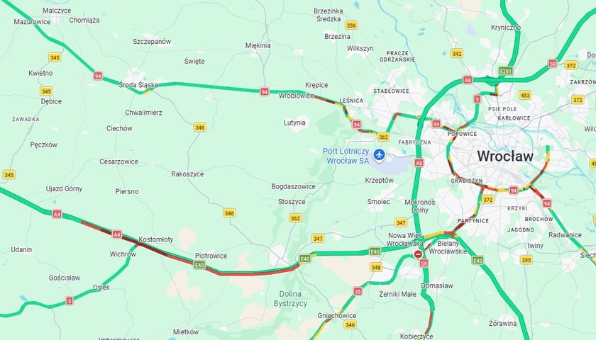 Powiększ obraz: Na czerwono zaznaczono korek na A4 koło Wrocławia