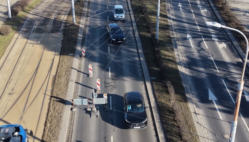 Powiększ obraz: Ulica Powstańców Śląskich między Orlą a Krzycką gotowa do rozpoczęcia remontu