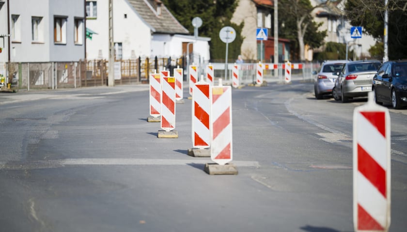 Powiększ obraz: Remont ulicy Łużyckiej - tymczasowa organizacja ruchu. Wrocław, 14.03.2026