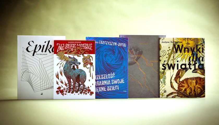 <p>Tomy nominowane do Książki roku</p>