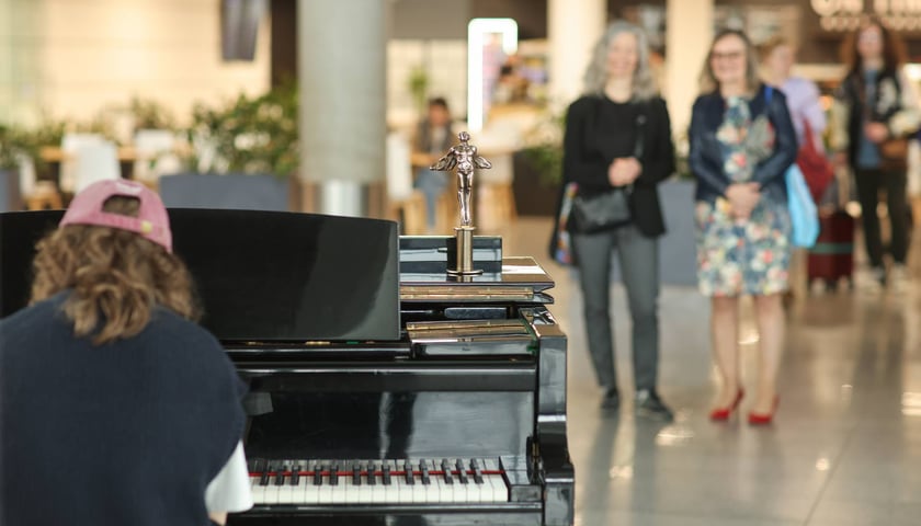 Koncert-niespodzianka w terminalu wrocławskiego lotniska