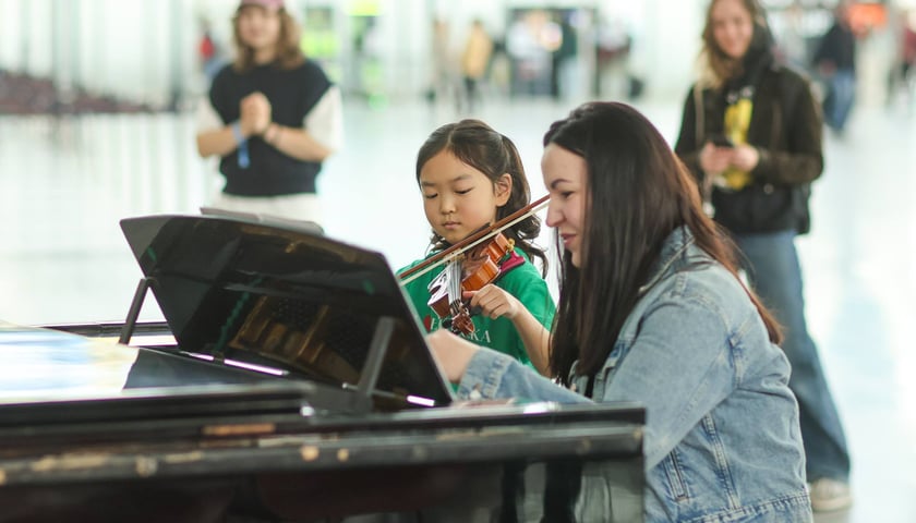 Koncert-niespodzianka w terminalu wrocławskiego lotniska