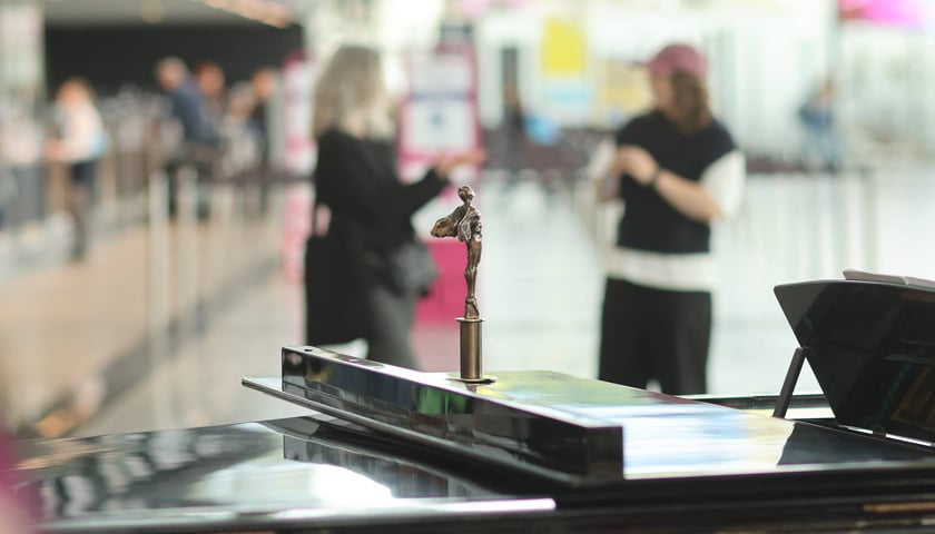 Koncert-niespodzianka w terminalu wrocławskiego lotniska