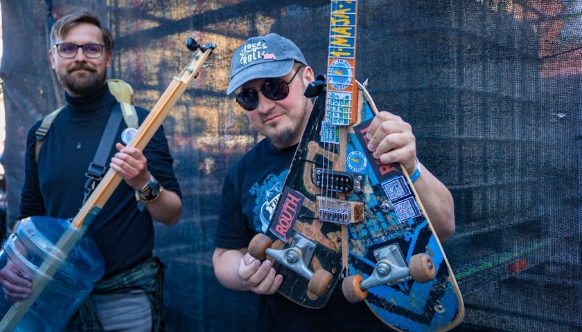 <p>Konkurs na gitarę z &bdquo;byle czego&rdquo; podczas Gitarowego Rekordu Świata 2026</p>