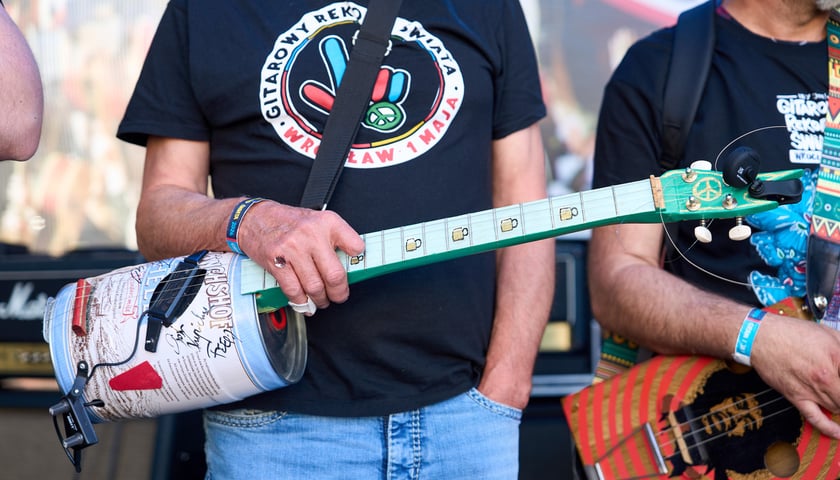 Konkurs na gitarę z &bdquo;byle czego&rdquo; podczas Gitarowego Rekordu Świata 2026