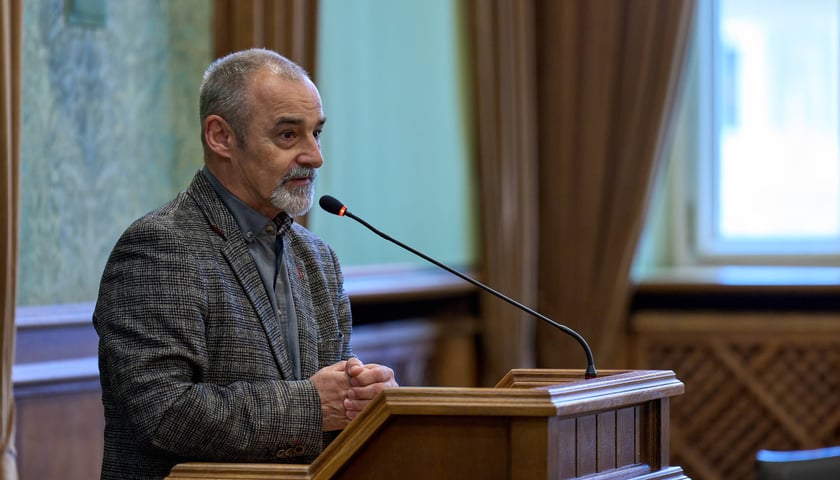 Zwiedzanie sali sesyjnej Rady Miejskiej Wrocławia oraz gabinetu prezydenta Wrocławia w Noc Muze&oacute;w