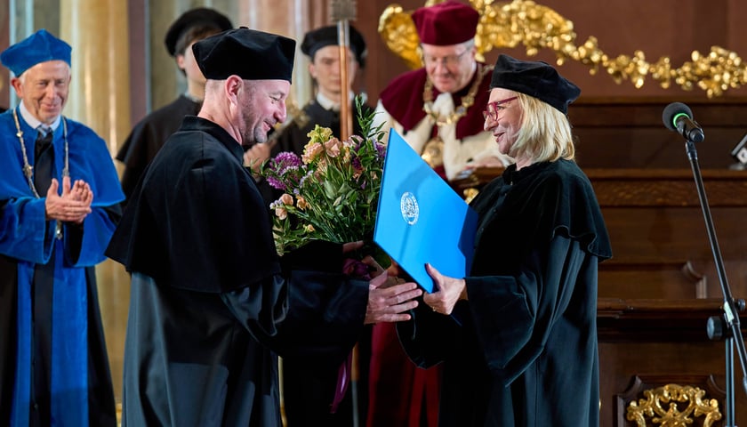 <p>Uroczystość przyznania Serhijowi Żadanowi tytułu doktora honoris causa Uniwersytetu Wrocławskiego</p>