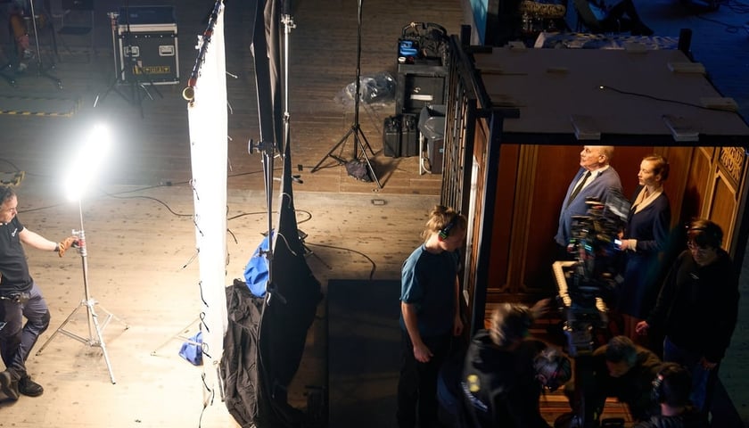 <p>Na planie filmu &bdquo;Ojczyzna&rdquo; w Wytw&oacute;rni Film&oacute;w Fabularnych we Wrocławiu</p>