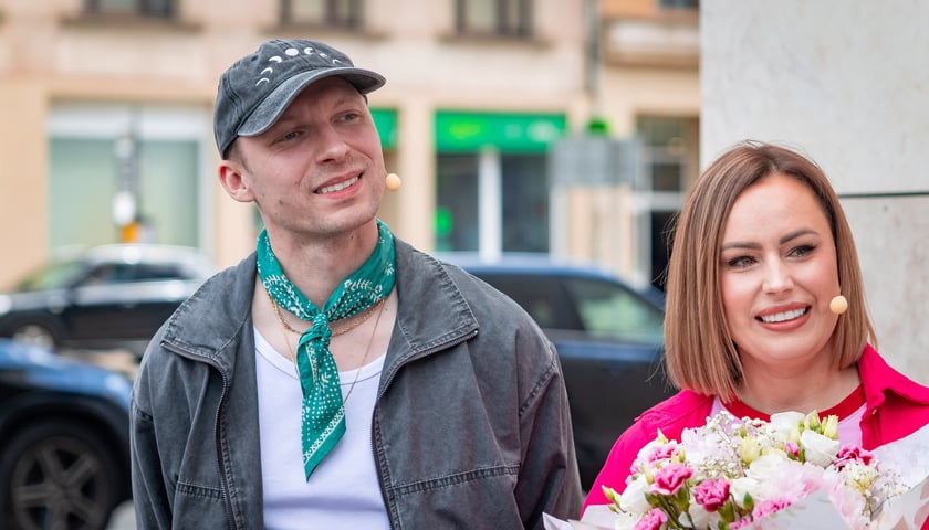 Odsłonięcie krasnala Sary James pod Teatrem Muzycznym Capitol, 6 czerwca 2026
