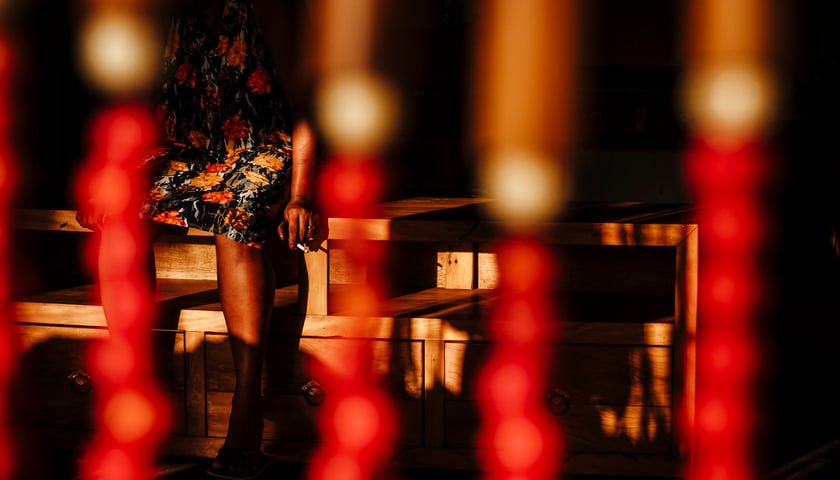 Jedna z prac brazylijskiego fotografa ulicznego Gustavo Minasa, która można obejrzeć na wystawie w Galerii ZPAF