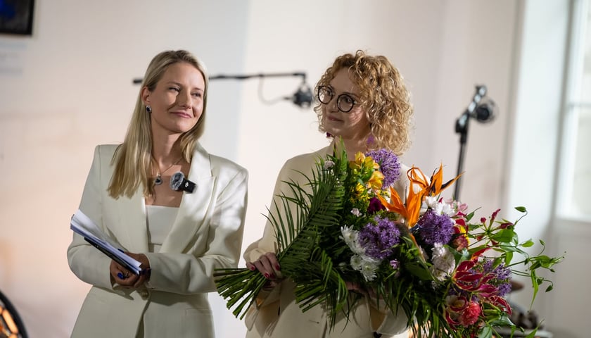<p>Kuratorki Paulina Wojewodzic i Sabina Dębicka</p>