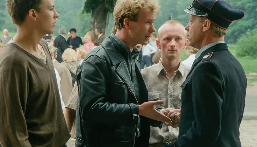 <p>Kadr z filmu "Nad rzeką, kt&oacute;rej nie ma"</p>