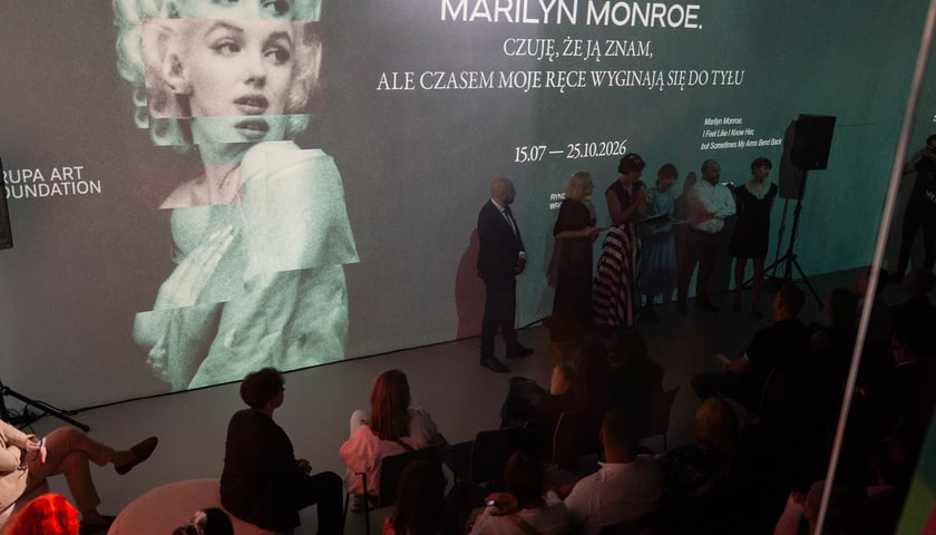 Wernisaż wystawy „Marilyn Monroe. Czuję, że ją znam, ale czasem moje ręce wyginają się do tyłu” w Krupa Art Foundation