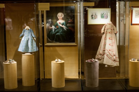 Dawna moda dziecięca – nowa wystawa w Muzeum Narodowym