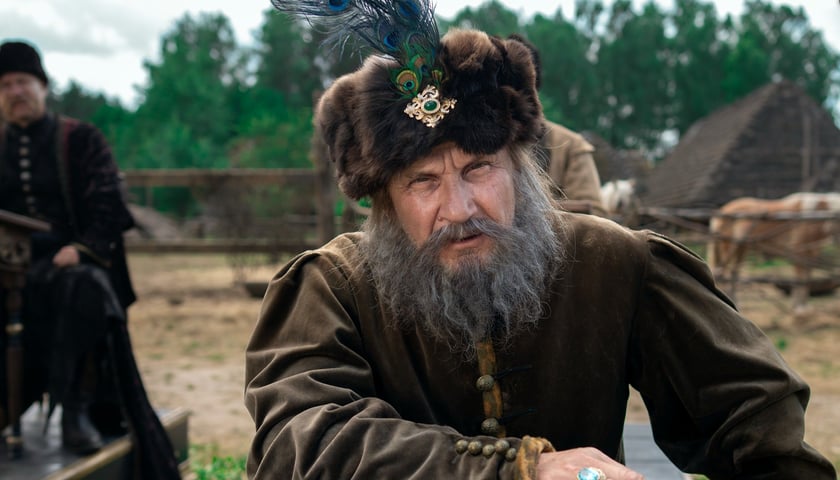 Kadr z trzeciego sezonu serialu "1670".