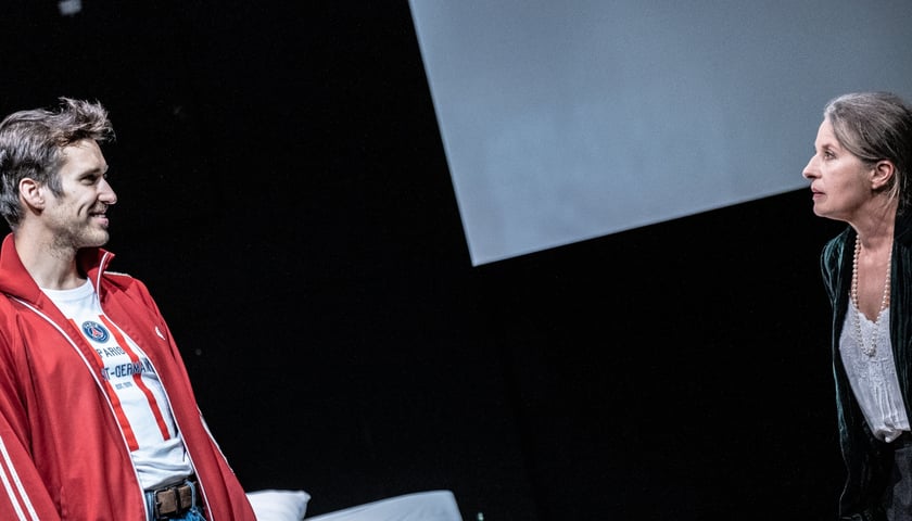 Dominik Smaruj w spektaklu &bdquo;Młody mężczyzna&rdquo;