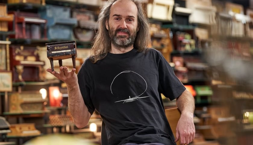 <p>Paweł Romańczuk, tw&oacute;rca Galerii Toy Piano we Wrocławiu</p>