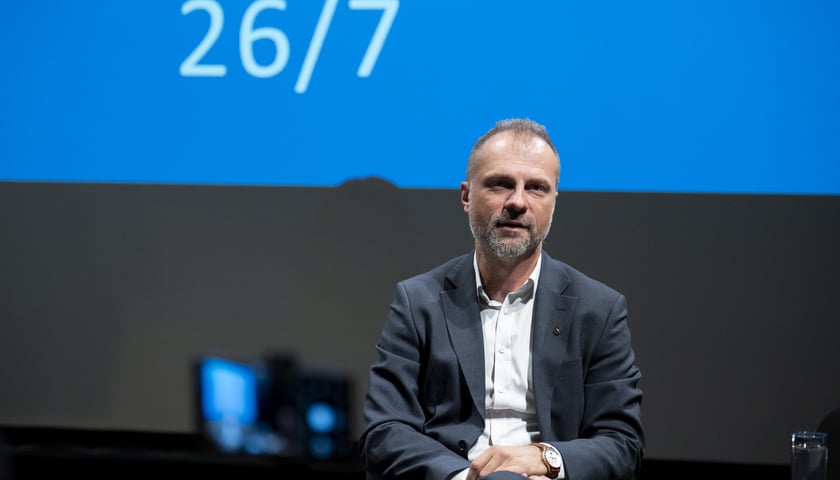 Jarosław Rabczenko na konferencji zapowiadającej seozn 2026/7 w Teatrze Polskim, 2 września 2026 roku